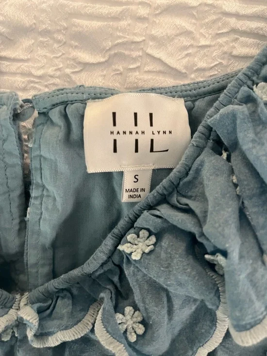 Anthropologie Hannah Lynn chambray embroidered smocked crop top longslv blouse - Picture 7 of 12